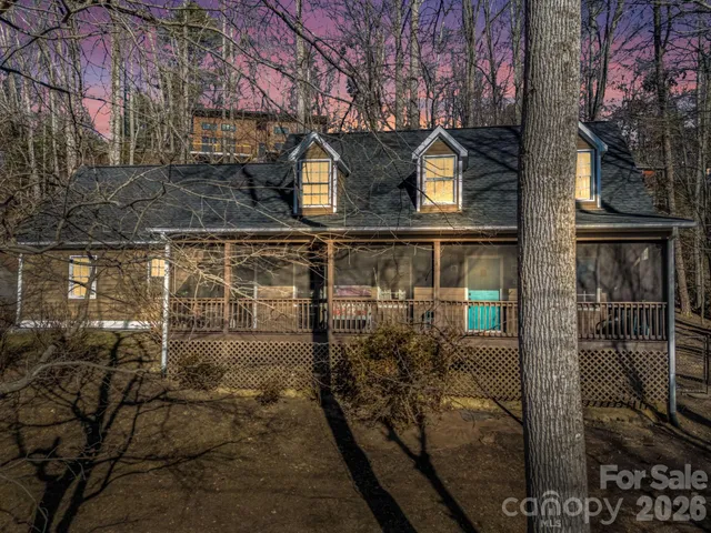 a view of a pathway of a house