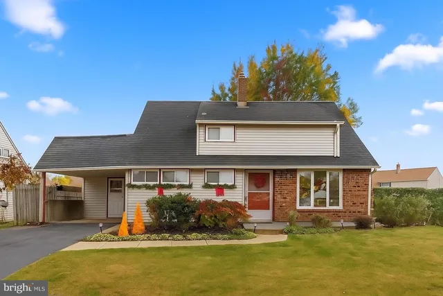 $2,640 | 289 Goldenridge Drive, Levittown, PA 19057