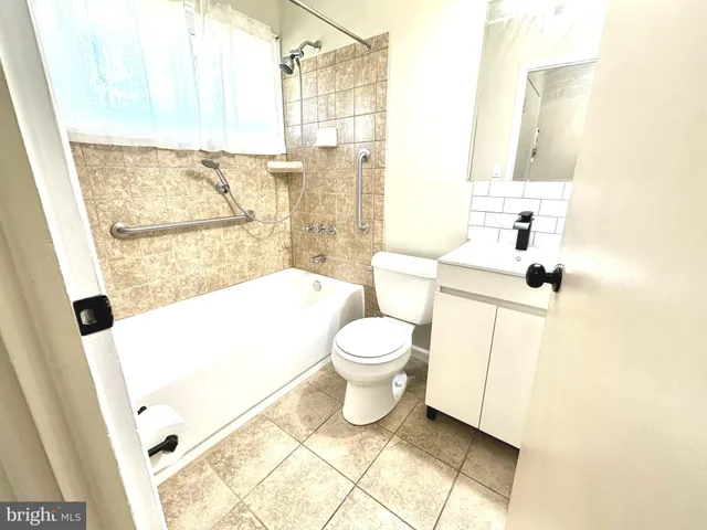 $2,640 | 289 Goldenridge Drive, Levittown, PA 19057