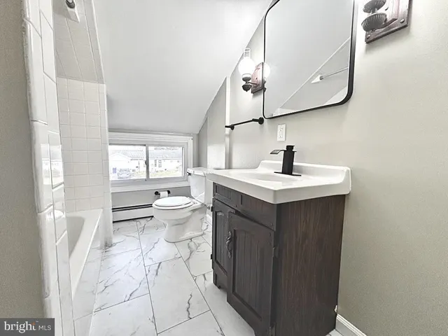 $2,640 | 289 Goldenridge Drive, Levittown, PA 19057