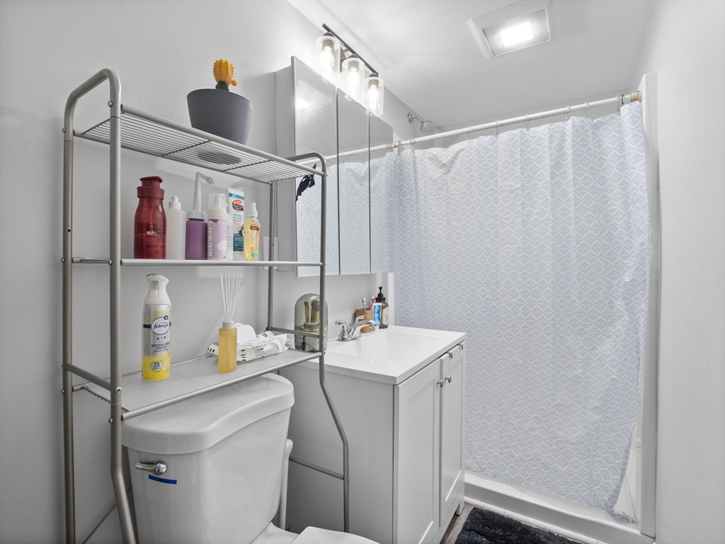 6-8 Brook Street Webster, MA 01570 - Photo 6 of 42