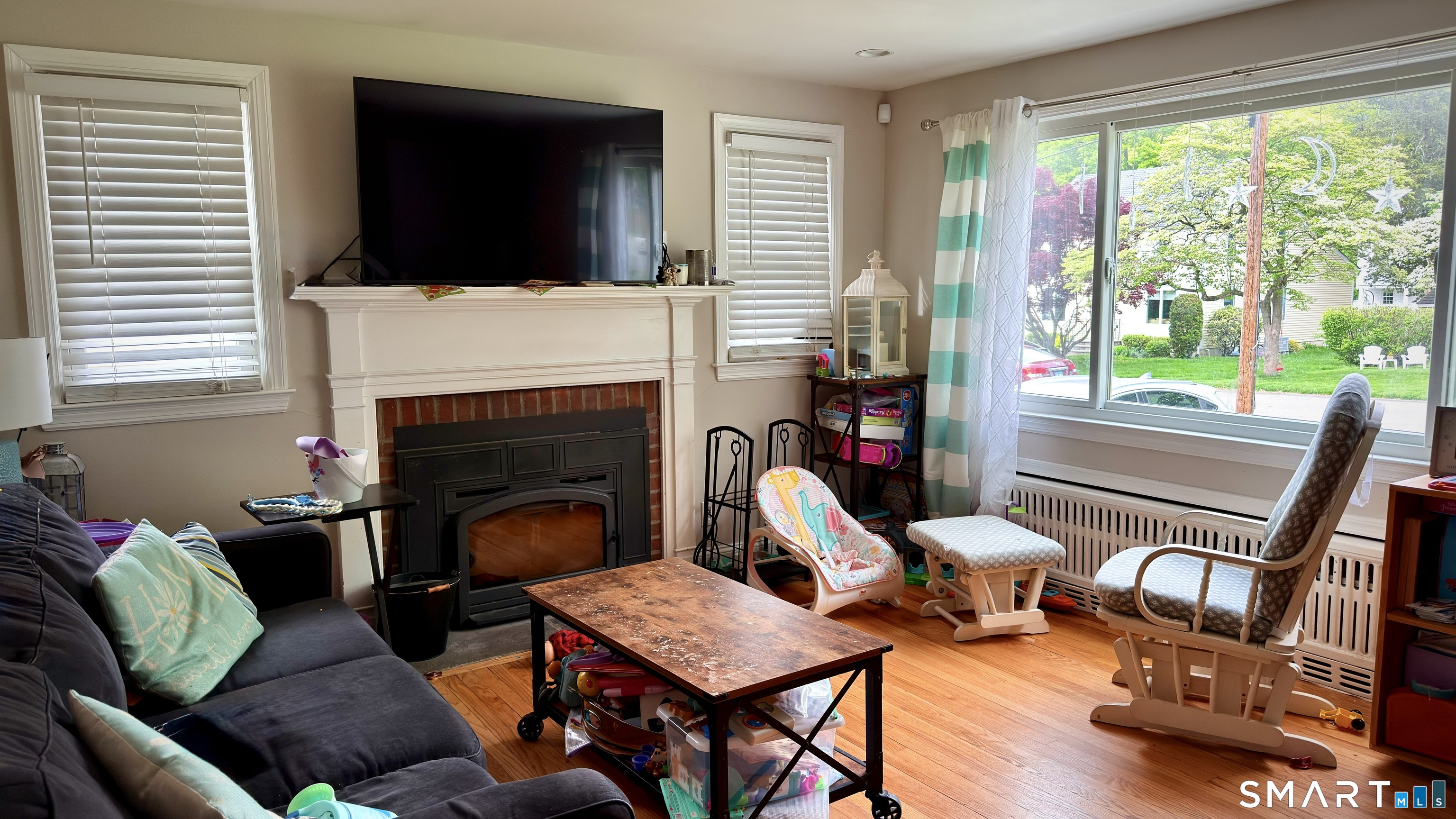 12 Rainbow Road Norwalk, CT 06851 - Photo 4 of 25