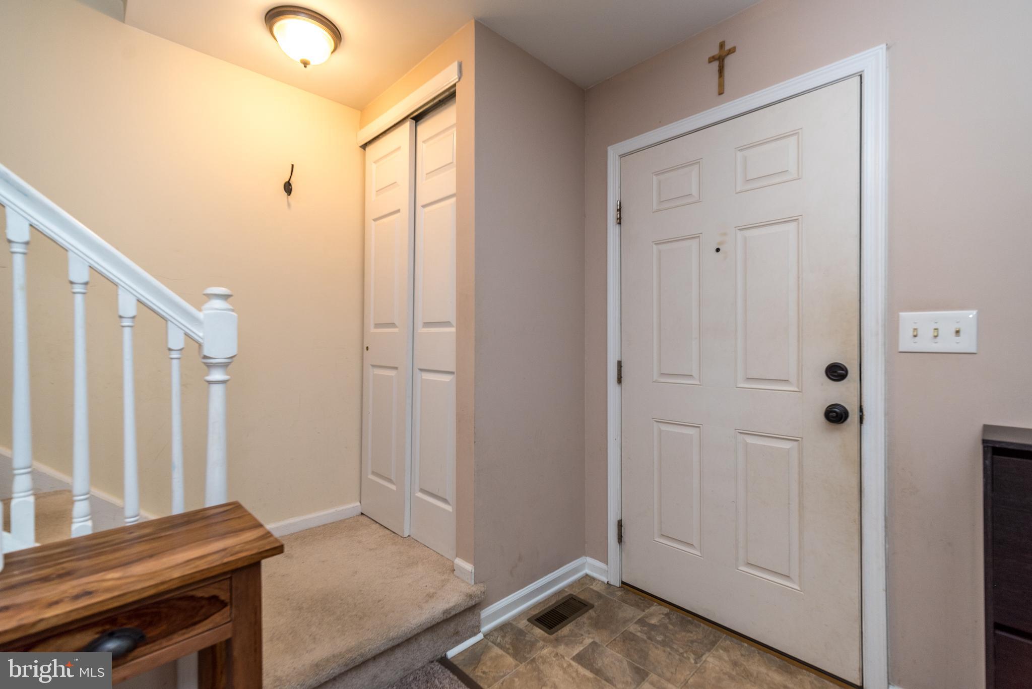 7923 Ridge Avenue, Unit 39 Philadelphia, PA 19128 - Photo 4 of 32 Foyer with coat closet