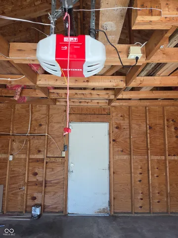 $1,350 | 2927 Winthrop Avenue, Indianapolis, IN 46205