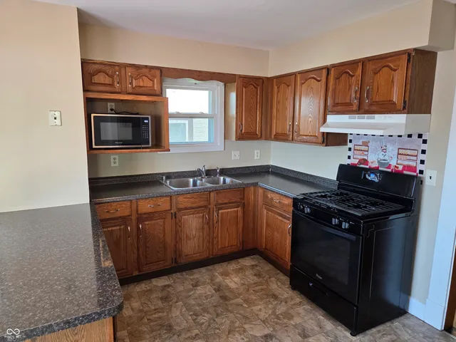 $1,350 | 2927 Winthrop Avenue, Indianapolis, IN 46205