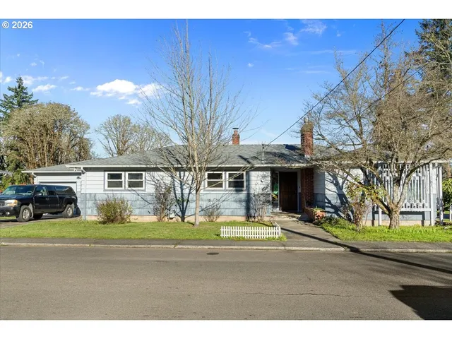 $324,900 | 760 Birch Street, Sweet Home, OR 97386