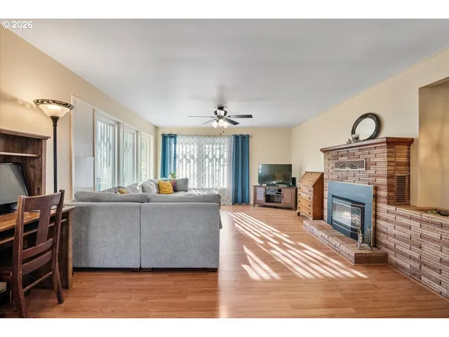 $324,900 | 760 Birch Street, Sweet Home, OR 97386