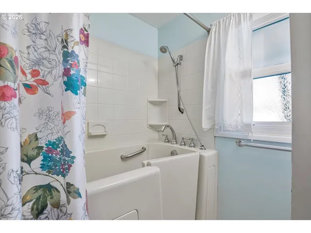 $324,900 | 760 Birch Street, Sweet Home, OR 97386