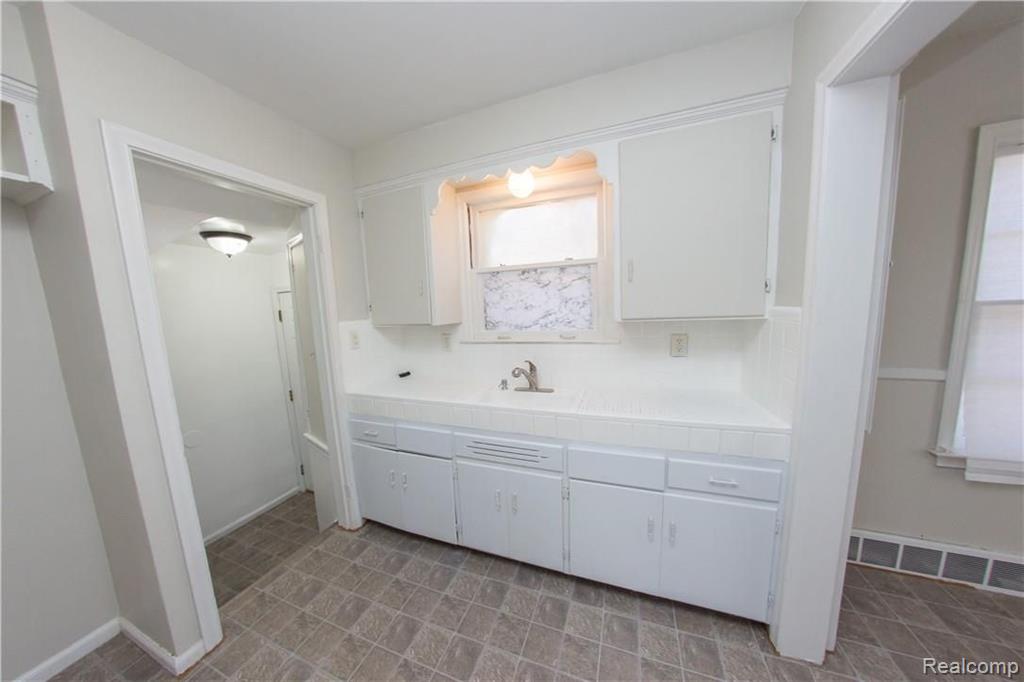 13437 Toepfer Road Warren, MI 48089 - Photo 11 of 57