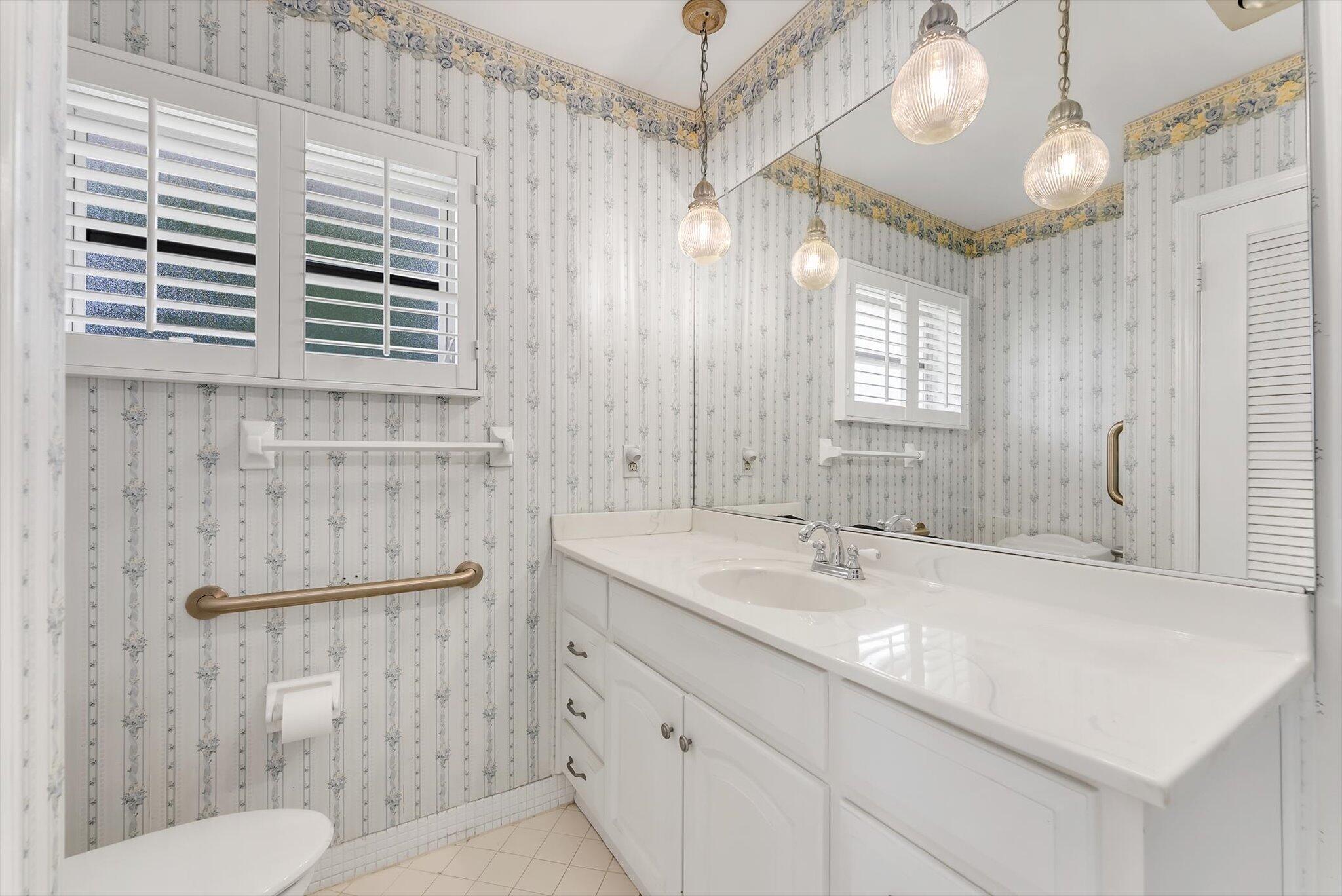 1937 Park Place Boca Raton, FL 33486 - Photo 17 of 28 1937 mbath
