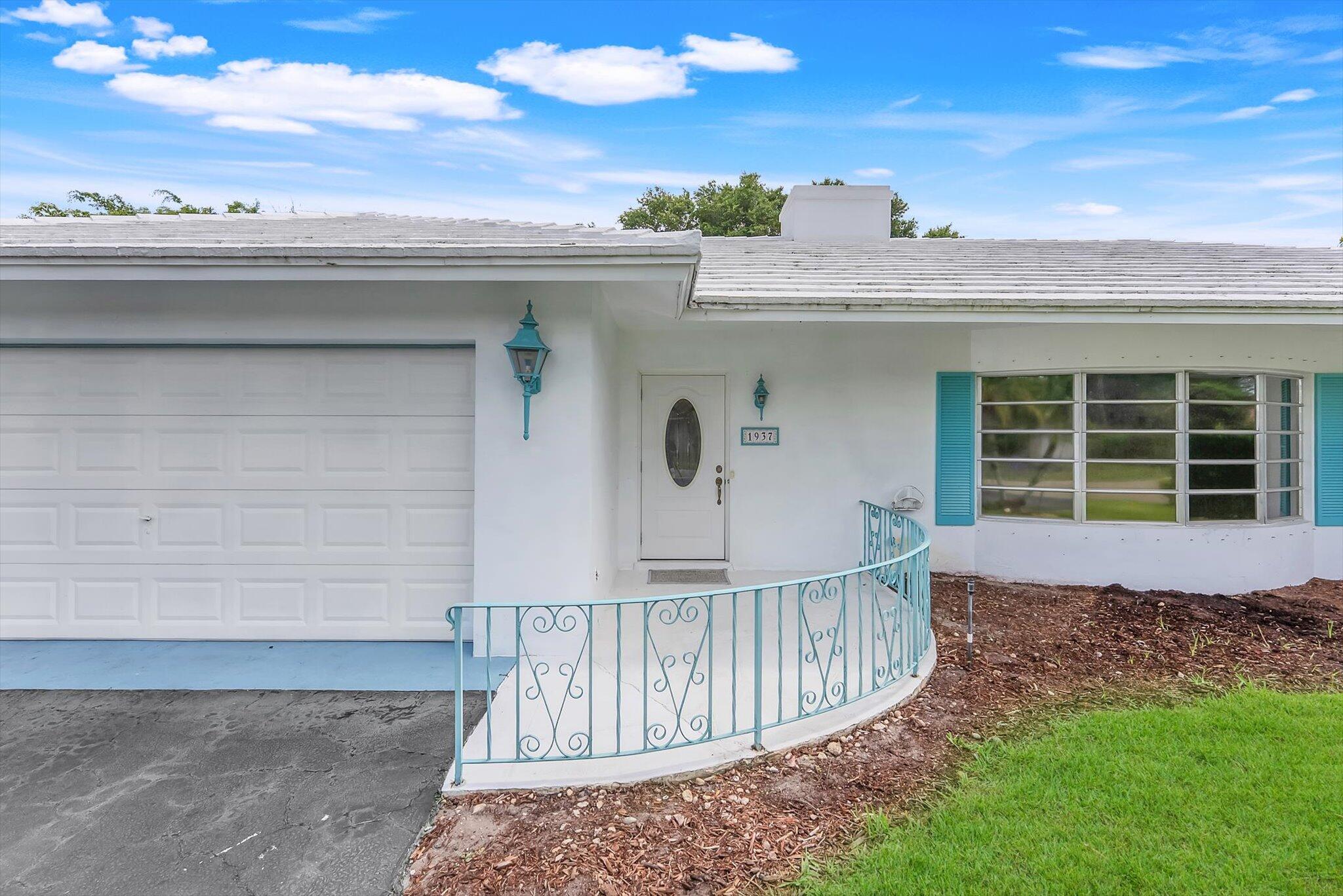 1937 Park Place Boca Raton, FL 33486 - Photo 2 of 28 1937 front