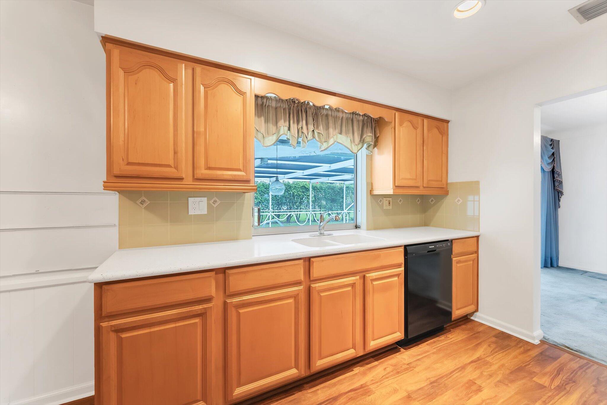 1937 Park Place Boca Raton, FL 33486 - Photo 4 of 28 1937 kitch3