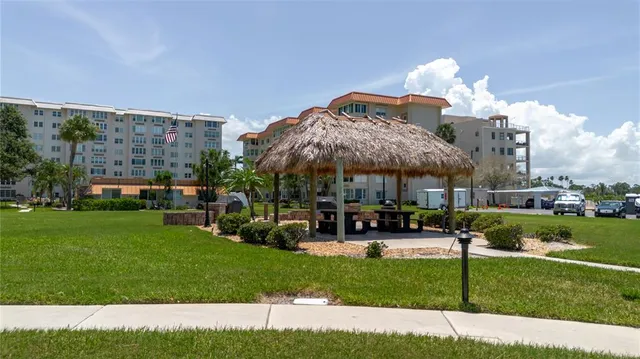 $2,800 | 632 Edgewater Drive, Unit 238, Dunedin, FL 34698