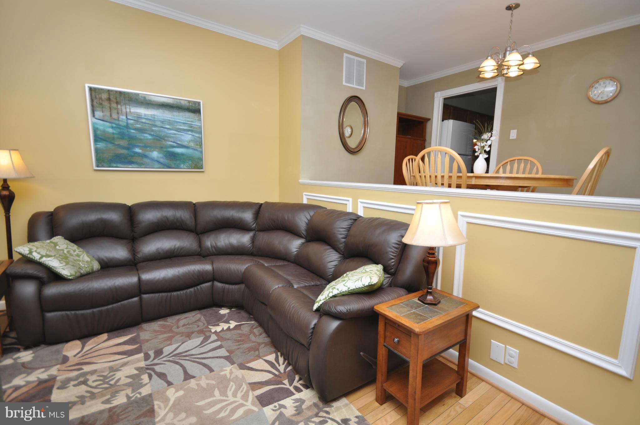 2013 Golf Course Drive Reston, VA 20191 - Photo 3 of 30 Living Room