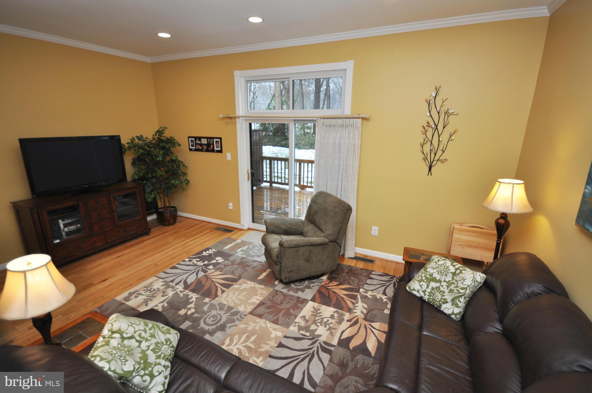2013 Golf Course Drive Reston, VA 20191 - Photo 4 of 30 Living Room