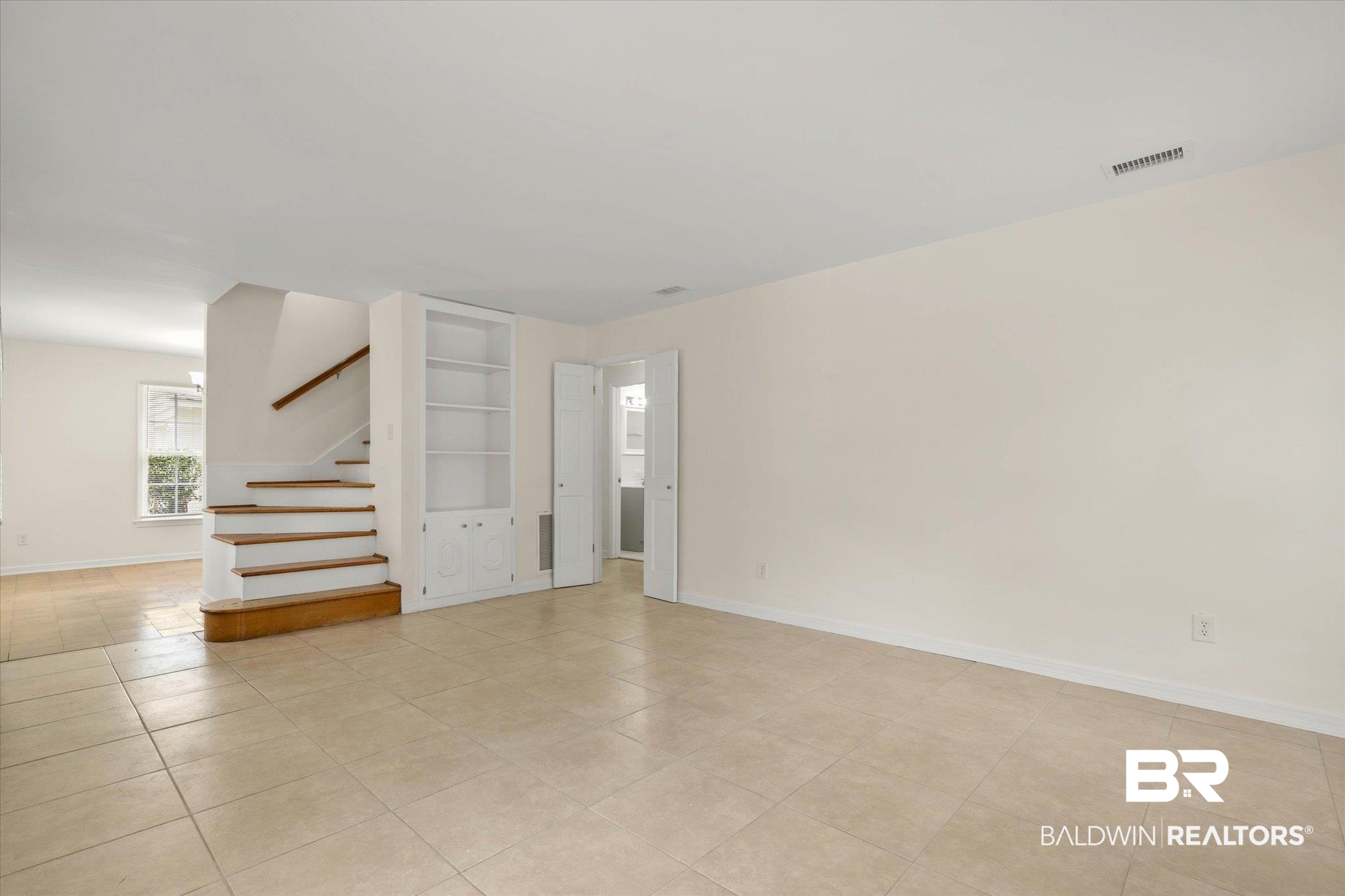 810 Nassau Drive Mobile, AL 36608 - Photo 2 of 31 Living Room