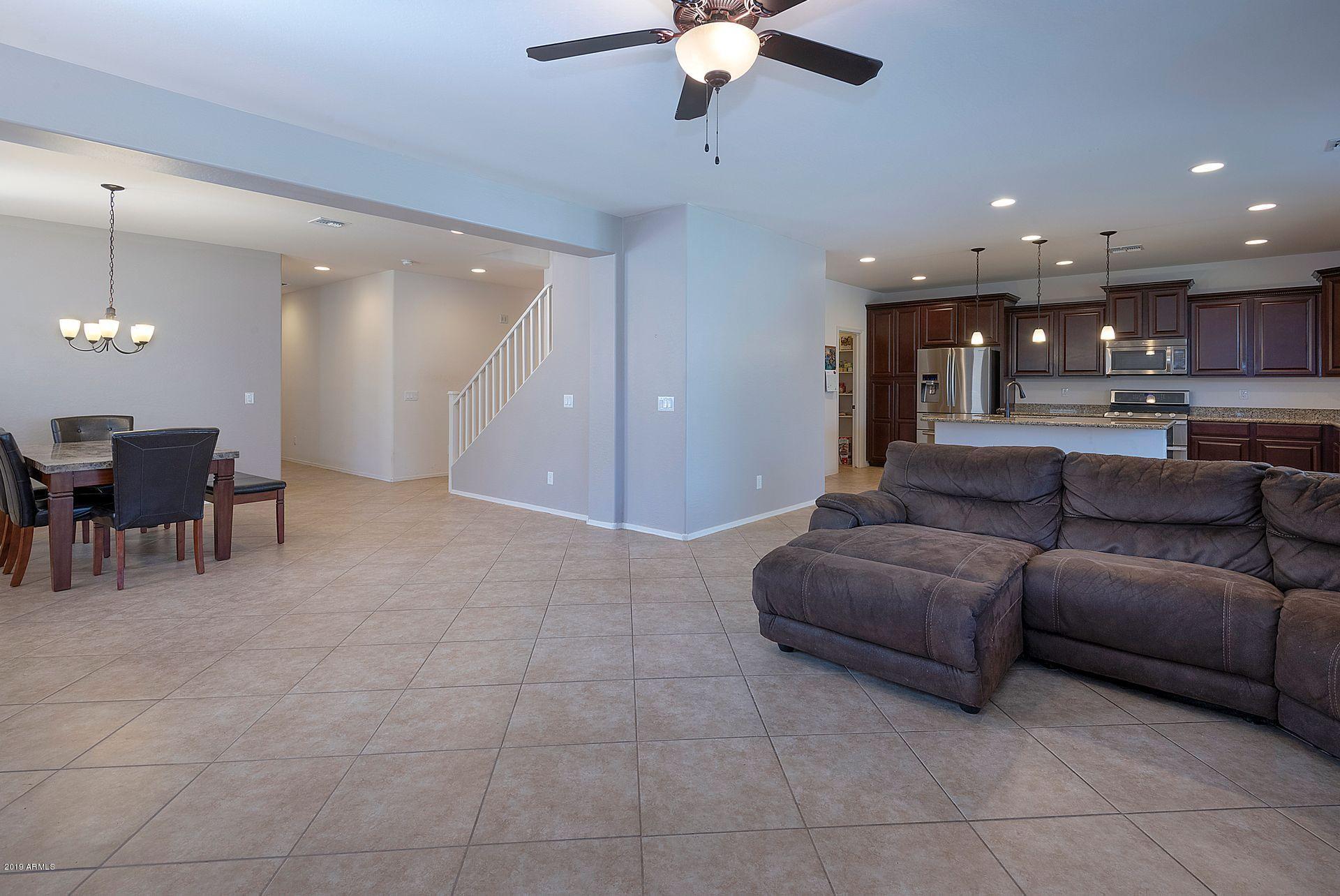 2436 West Beverly Rd. Phoenix, AZ 85041 - Photo 11 of 25 9