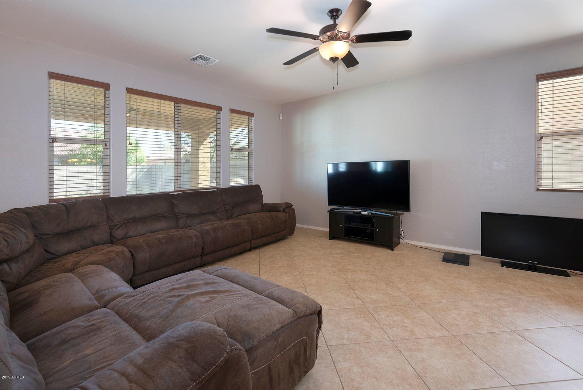 2436 West Beverly Rd. Phoenix, AZ 85041 - Photo 12 of 25 8