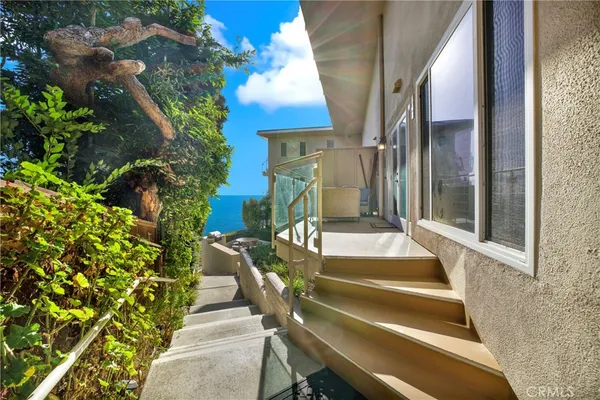 $1,599,000 | 31561 Table Rock Drive, Unit 213, Laguna Beach, CA 92651