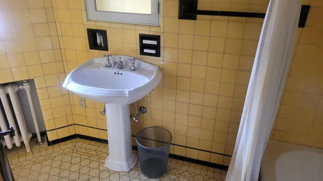 $615,000 | 1101 South Monroe Avenue, Green Bay, WI 54301