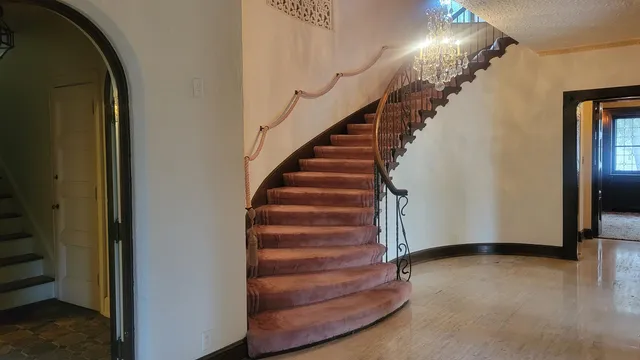 $615,000 | 1101 South Monroe Avenue, Green Bay, WI 54301