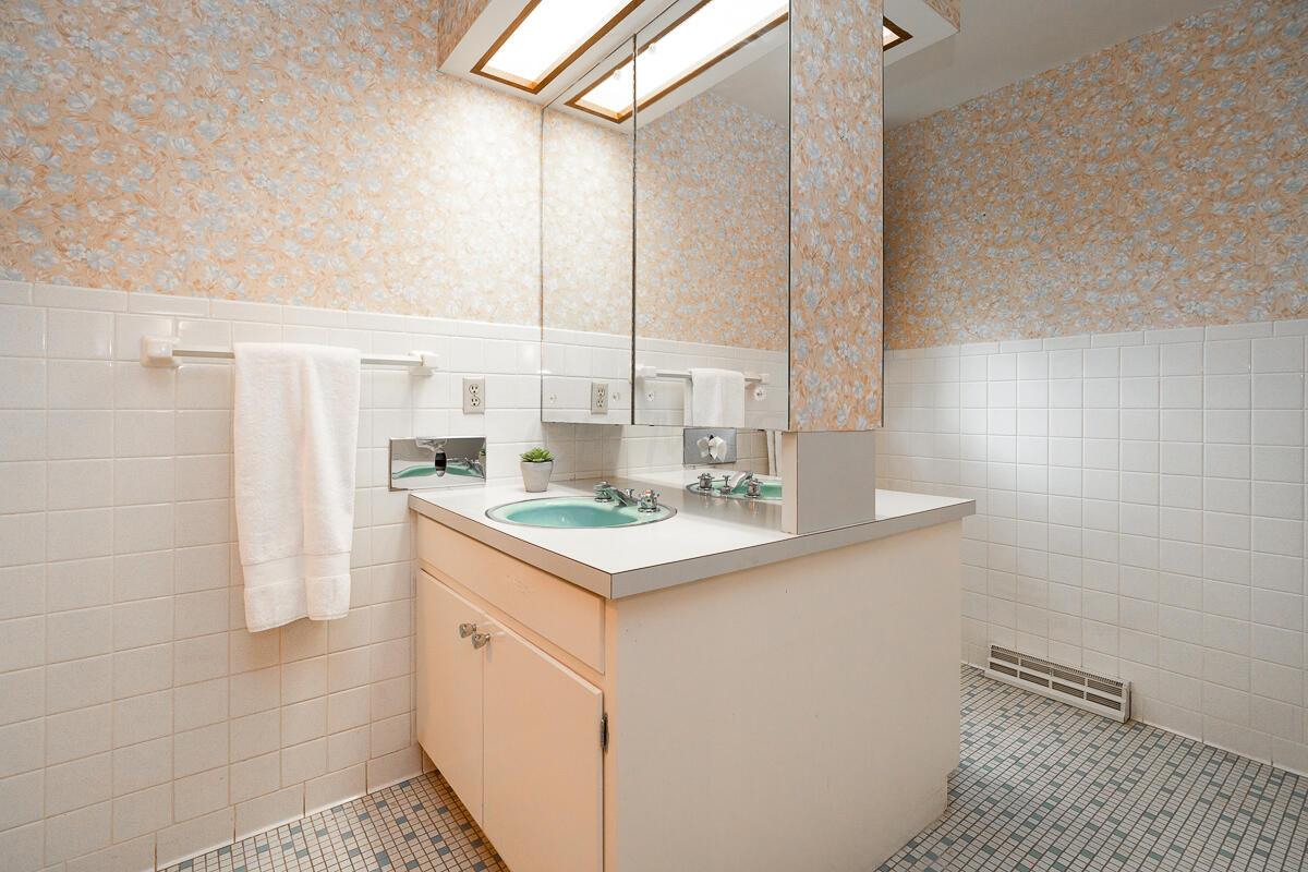 2100 Sheringham Road Columbus, OH 43220 - Photo 43 of 63 2100 Sheringham Rd-61