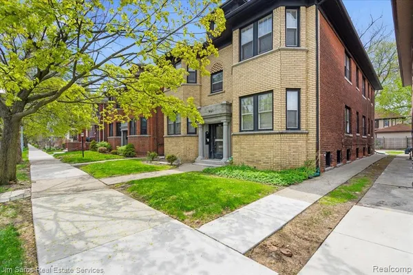 $1,095 | 981 Beaconsfield Avenue, Grosse Pointe, MI 48230