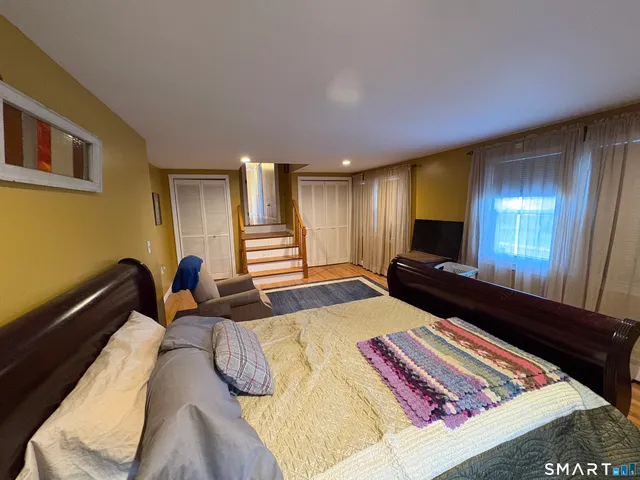 $399,900 | 49 Hemlock Place, Middletown, CT 06457