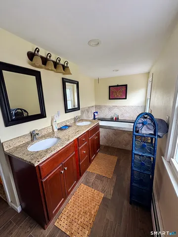 $399,900 | 49 Hemlock Place, Middletown, CT 06457