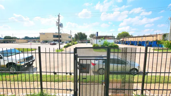 $109,000 | 781 Country Pl Drive, Unit 1061, Houston, TX 77079