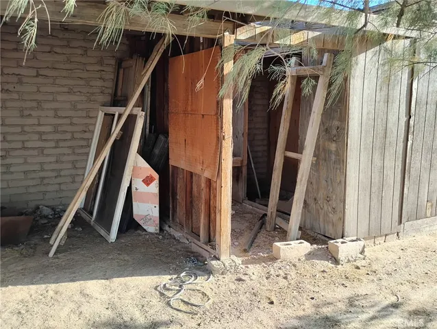 $299,000 | 48444 Memorial Drive, Newberry Springs, CA 92365