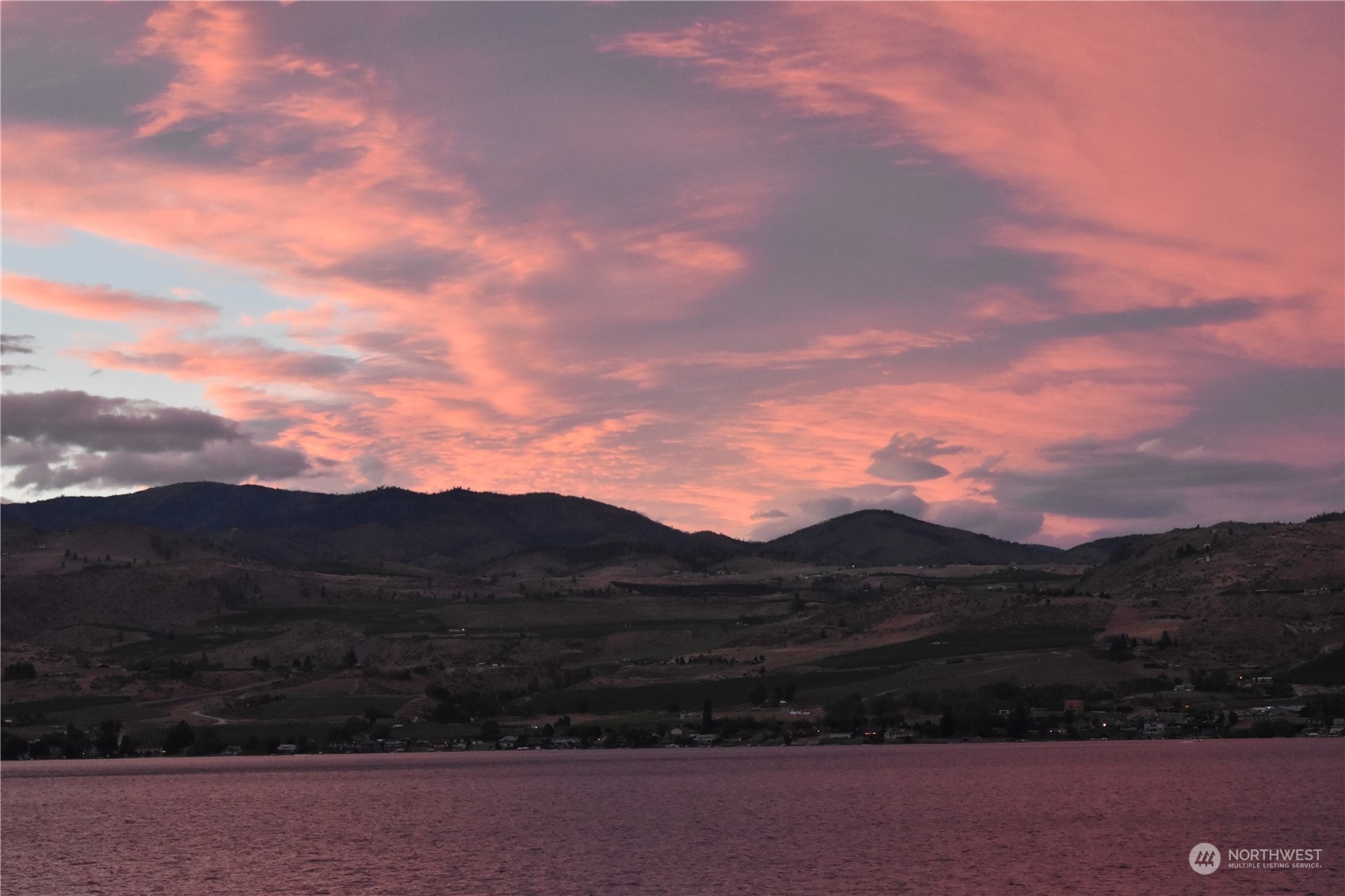 2650 South Lakeshore Road Chelan, WA 98816 - Photo 9 of 13 a view of mountain and sunset