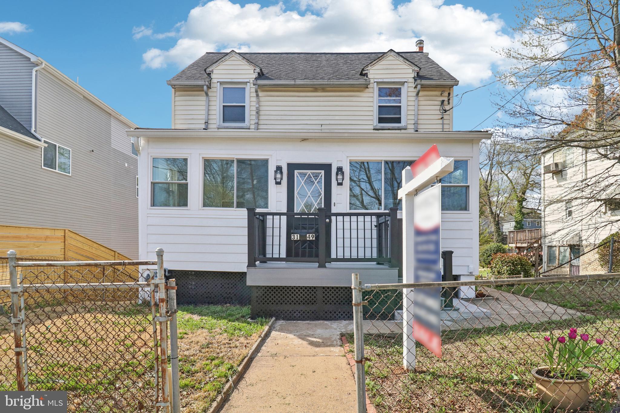 3149 Newton Street Northeast Washington, DC 20018 - Photo 2 of 57 Enclosed front yard.
