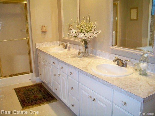 11130 Ridge View Trail Fenton, MI 48430 - Photo 19 of 25 Master Bath