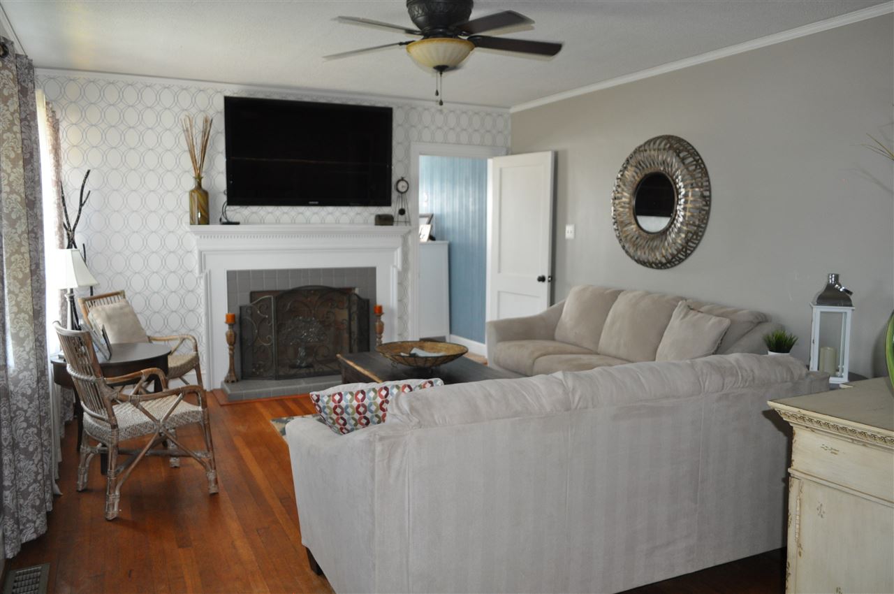 309 Hampton Street Chesnee, SC 29323 - Photo 4 of 25