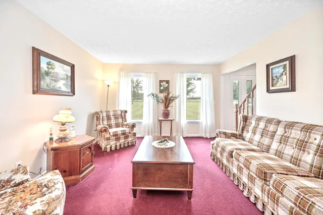 $495,000 | 3639 West Us Highway, Holton, IN 47023