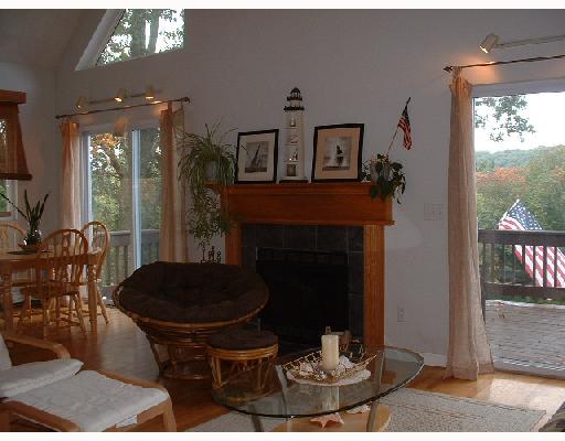 61 Saybrook Avenue Narragansett, RI 02882 - Photo 7 of 8 Living Room.