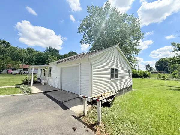 $109,000 | 345 East Fords Ferry Road, Cave In Rock, IL 62919