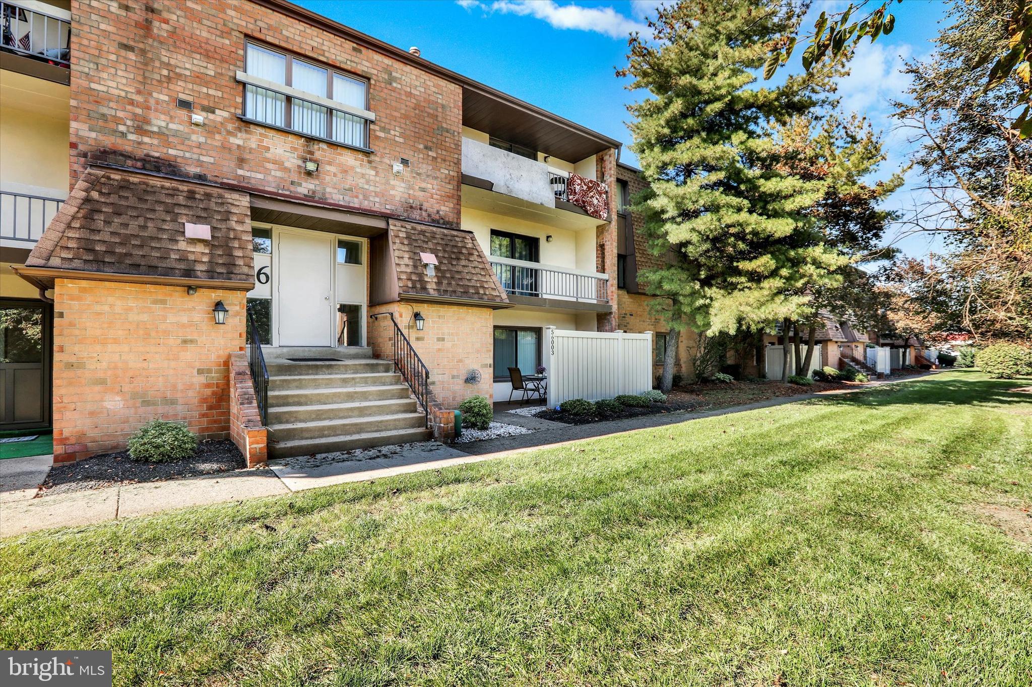 56003 Delaire Landing Road Philadelphia, PA 19114 - Photo 2 of 33