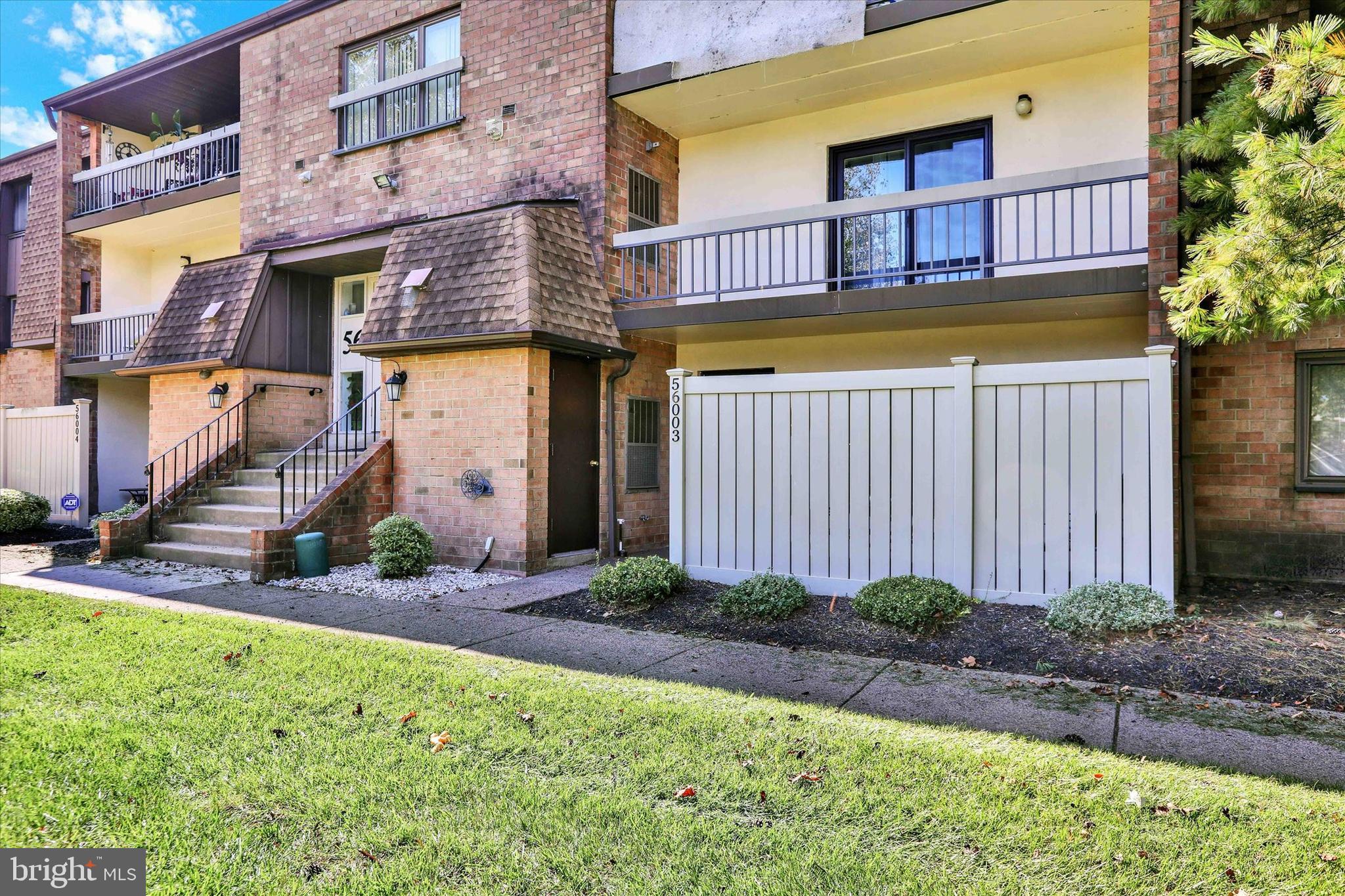 56003 Delaire Landing Road Philadelphia, PA 19114 - Photo 3 of 33