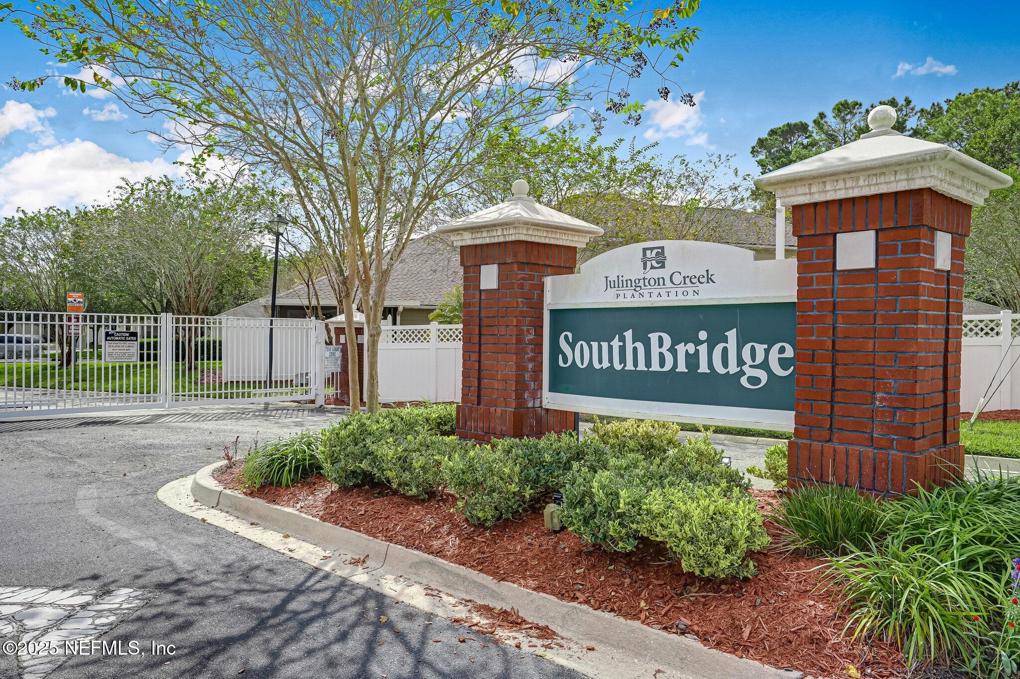905 Country Bridge Road, Unit 1 St. Johns, FL 32259 - Photo 32 of 43 a front view of a house with garden