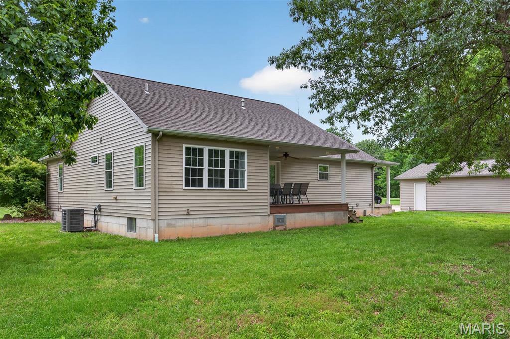 588 Deerfield Road Walnut Hill, IL 62893 - Photo 33 of 46