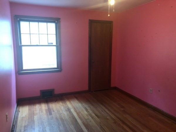 134 North Brook Road Springfield, MA 01119 - Photo 5 of 9