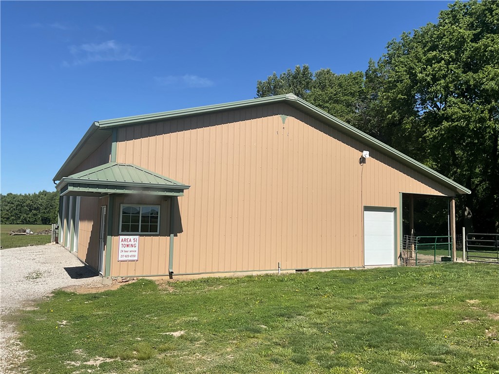 2613 North 800 E Road Moweaqua, IL 62550 - Photo 10 of 19