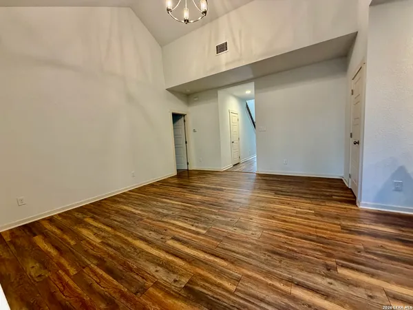 $2,100 | 1513 Winding Creek Trail, Spring Branch, TX 78070