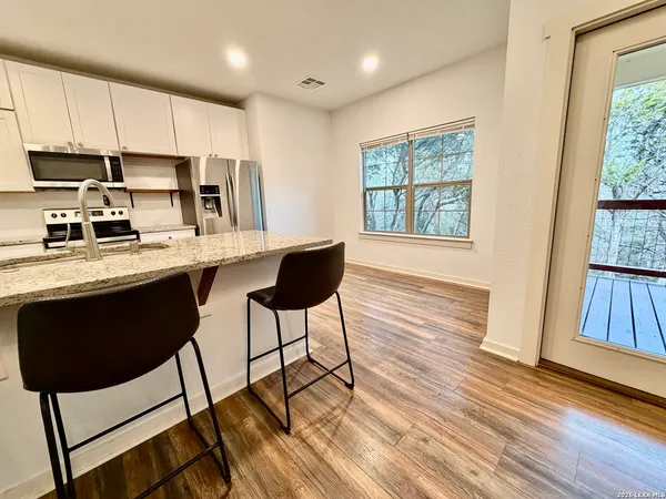 $2,300 | 1513 Winding Creek Trail, Spring Branch, TX 78070
