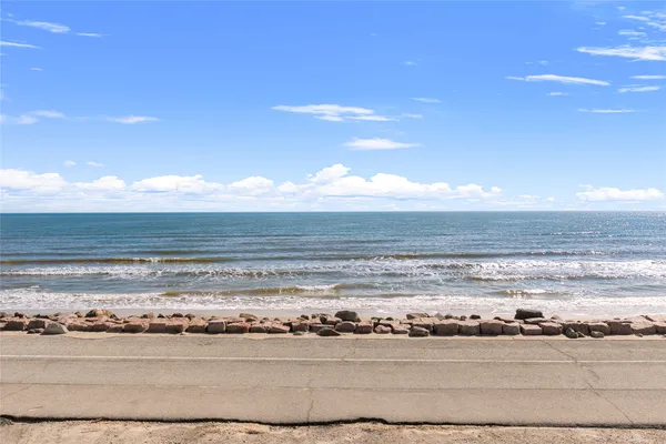 $699,900 | 314 Beach Drive, Surfside Beach, TX 77541