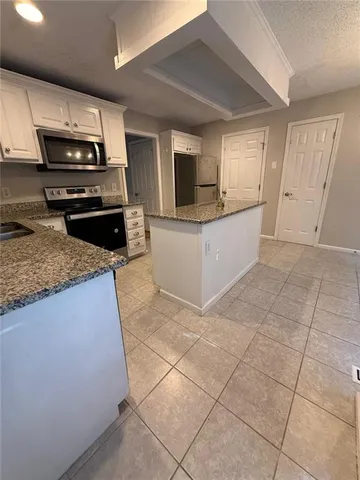 $2,670 | 5697 Frontier Walk Lane Northeast, Buford, GA 30518