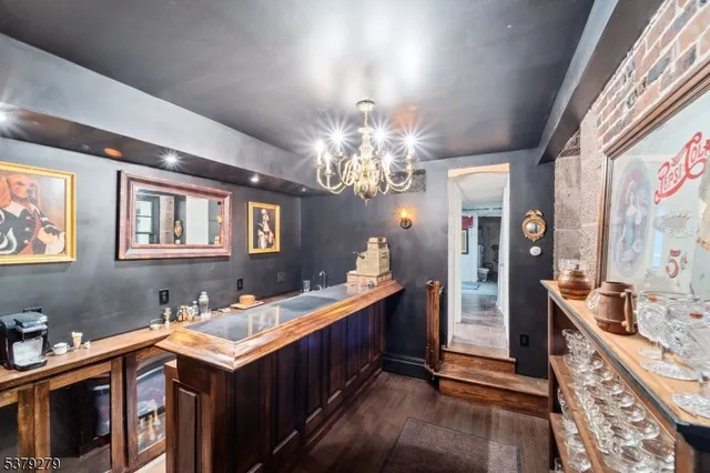 $2,999,000 | 9 East Saddle River Road, Saddle River, NJ 07458