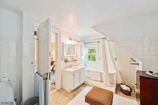 $2,999,000 | 9 East Saddle River Road, Saddle River, NJ 07458